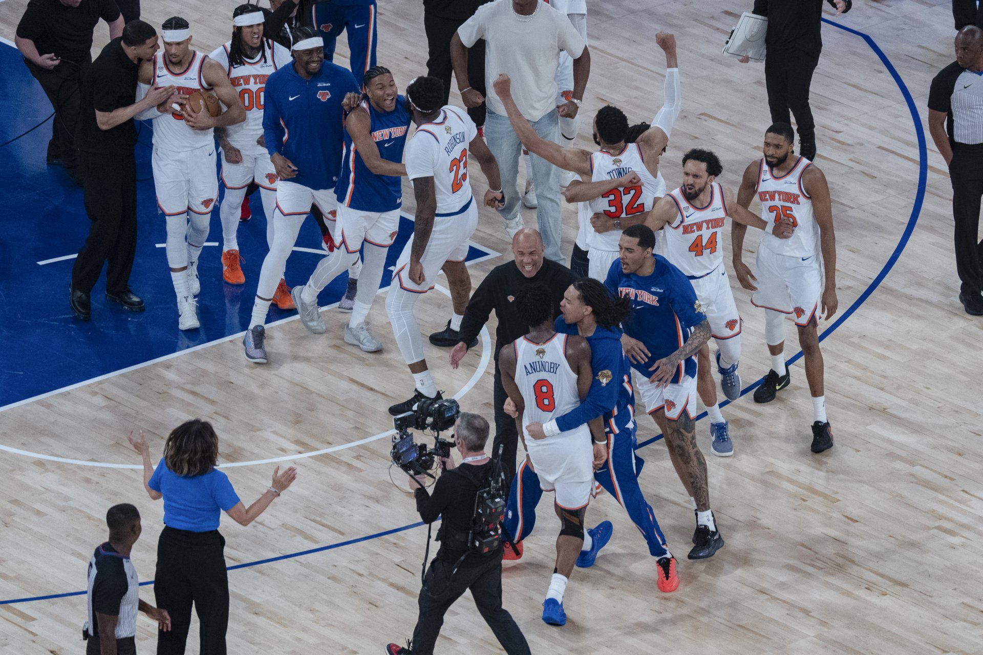 Los Knicks logran la mayor remontada en la historia de las Finales de la NBA y emocionan a Nueva York Los Knicks logran la mayor remontada en la historia de las Finales de la NBA y emocionan a Nueva York