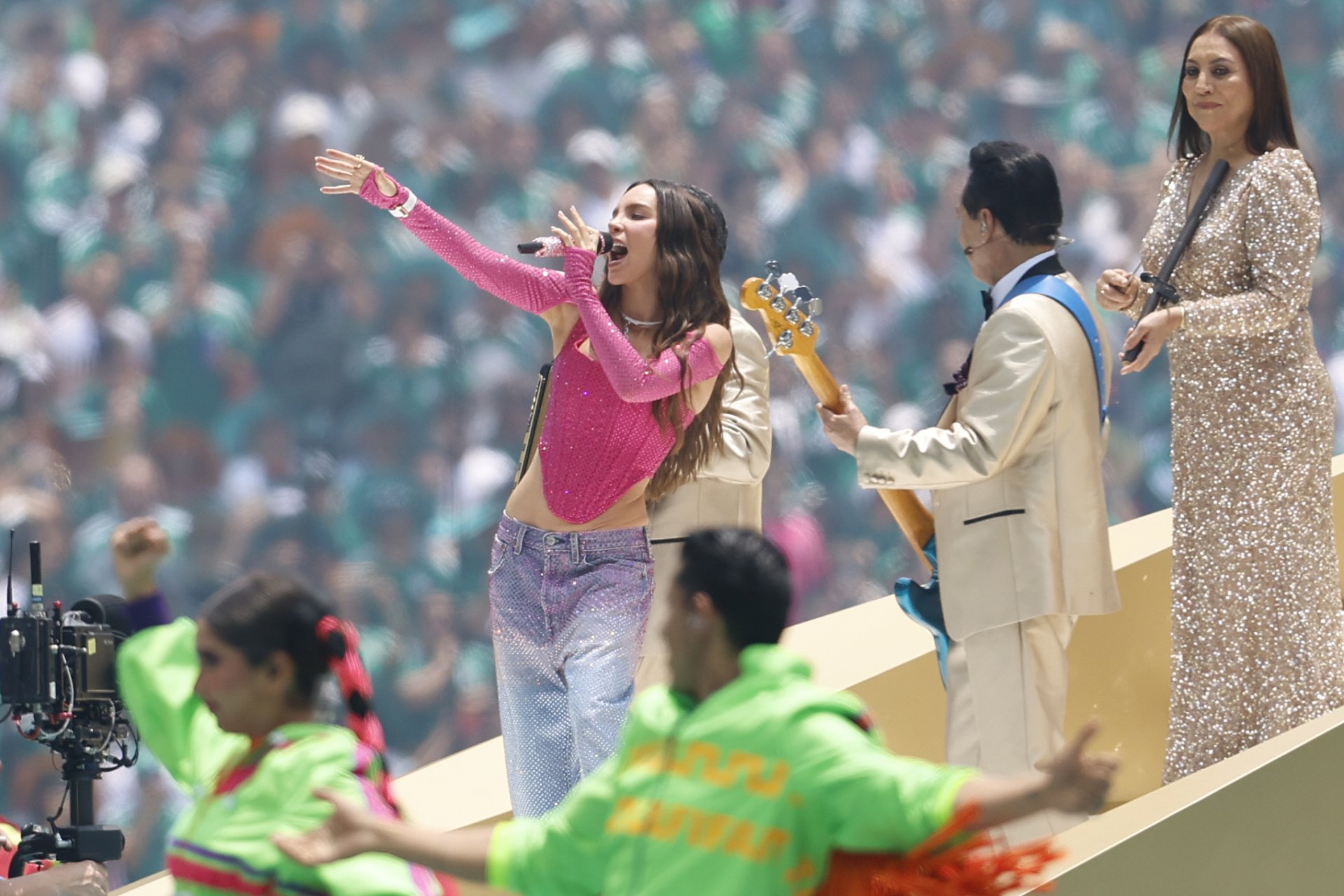 El valor millonario del outfit de Belinda en la inauguración del Mundial 2026 El valor millonario del outfit de Belinda en la inauguración del Mundial 2026