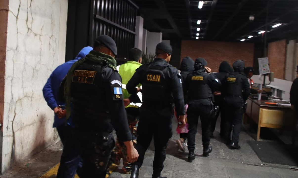 Operativos contra narcomenudeo en Guatemala dejan ocho detenidos y decomisos significativos Operativos contra narcomenudeo en Guatemala dejan ocho detenidos y decomisos significativos