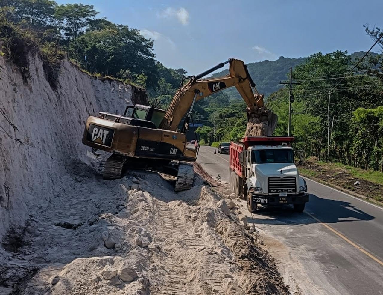 Avances y desafíos en la ampliación de la ruta CA-8 hacia la frontera con El Salvador Avances y desafíos en la ampliación de la ruta CA-8 hacia la frontera con El Salvador
