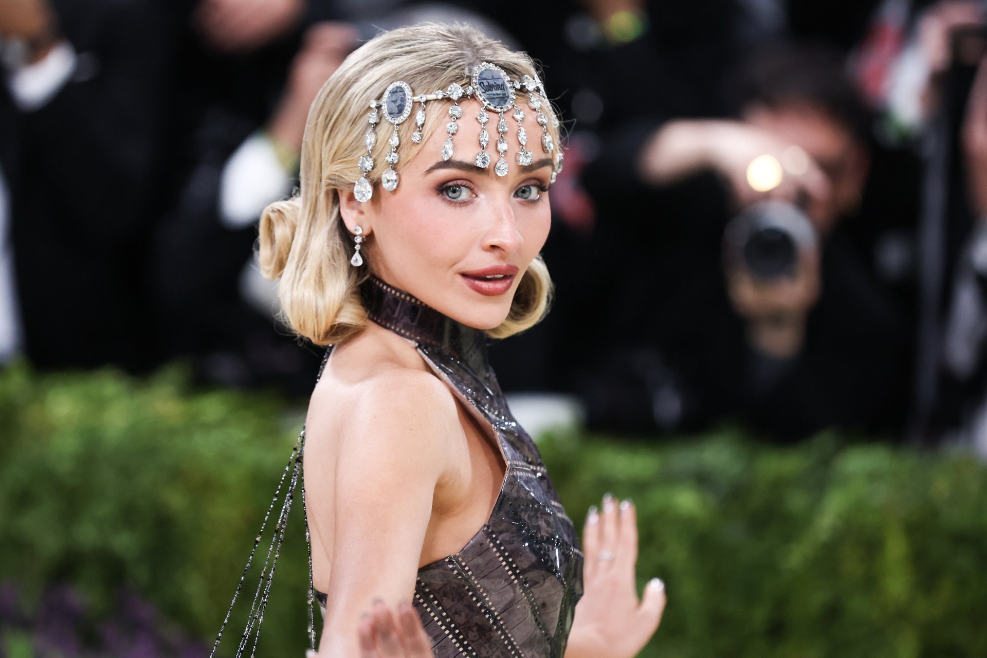 Sabrina Carpenter obtiene orden de alejamiento de cinco años contra su presunto acosador Sabrina Carpenter obtiene orden de alejamiento de cinco años contra su presunto acosador