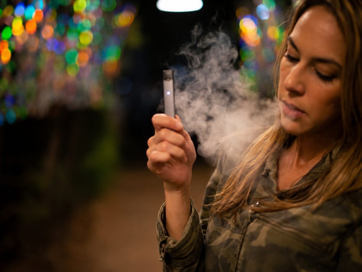 Autoridades alertan sobre el vapeo y la nicotina Autoridades alertan sobre el vapeo y la nicotina