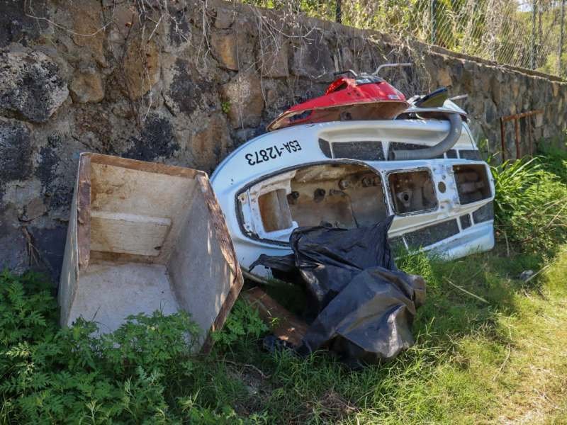 Alcaldía de Santa Ana Este ordena retirar embarcaciones abandonadas del Lago de Coatepeque Alcaldía de Santa Ana Este ordena retirar embarcaciones abandonadas del Lago de Coatepeque