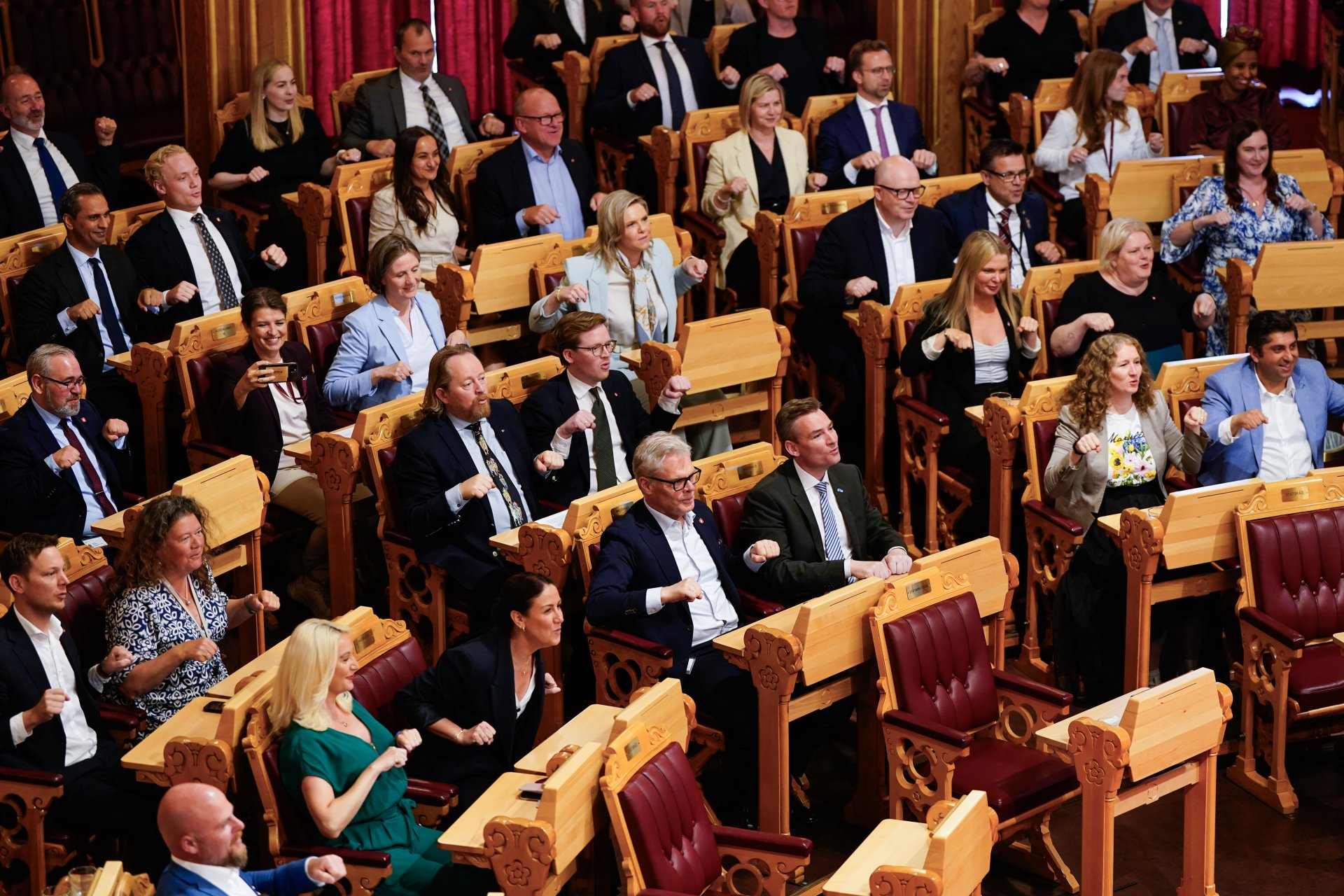 Diputados noruegos sorprenden con una remada vikinga para apoyar a su selección en el Mundial 2026 Diputados noruegos sorprenden con una remada vikinga para apoyar a su selección en el Mundial 2026