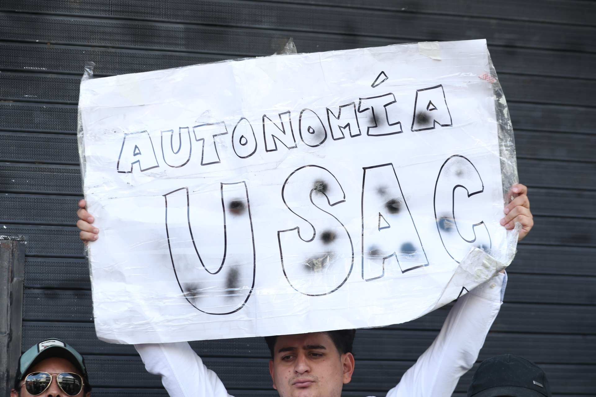 Estudiantes expulsados de la Usac denuncian al Estado ante la CIDH por violar sus libertades Estudiantes expulsados de la Usac denuncian al Estado ante la CIDH por violar sus libertades