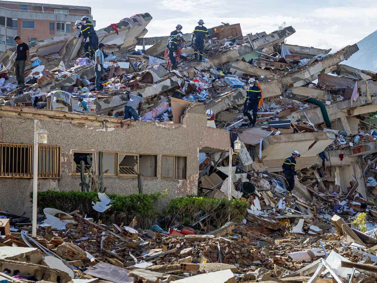 Terremoto en Venezuela deja más de 1,900 muertos Terremoto en Venezuela deja más de 1,900 muertos