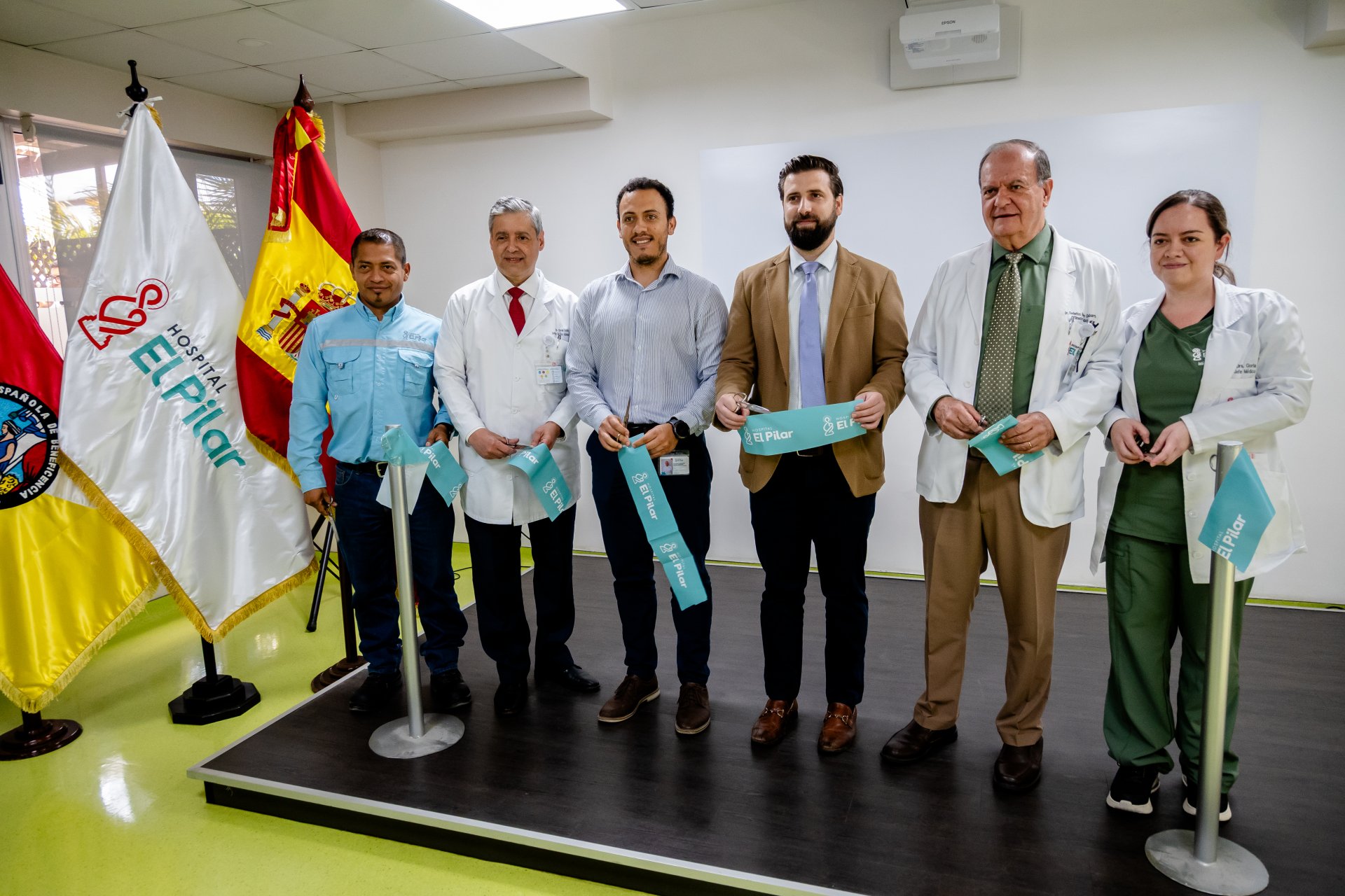 Renueva la Unidad de Cuidados Intensivos Pediátricos Renueva la Unidad de Cuidados Intensivos Pediátricos