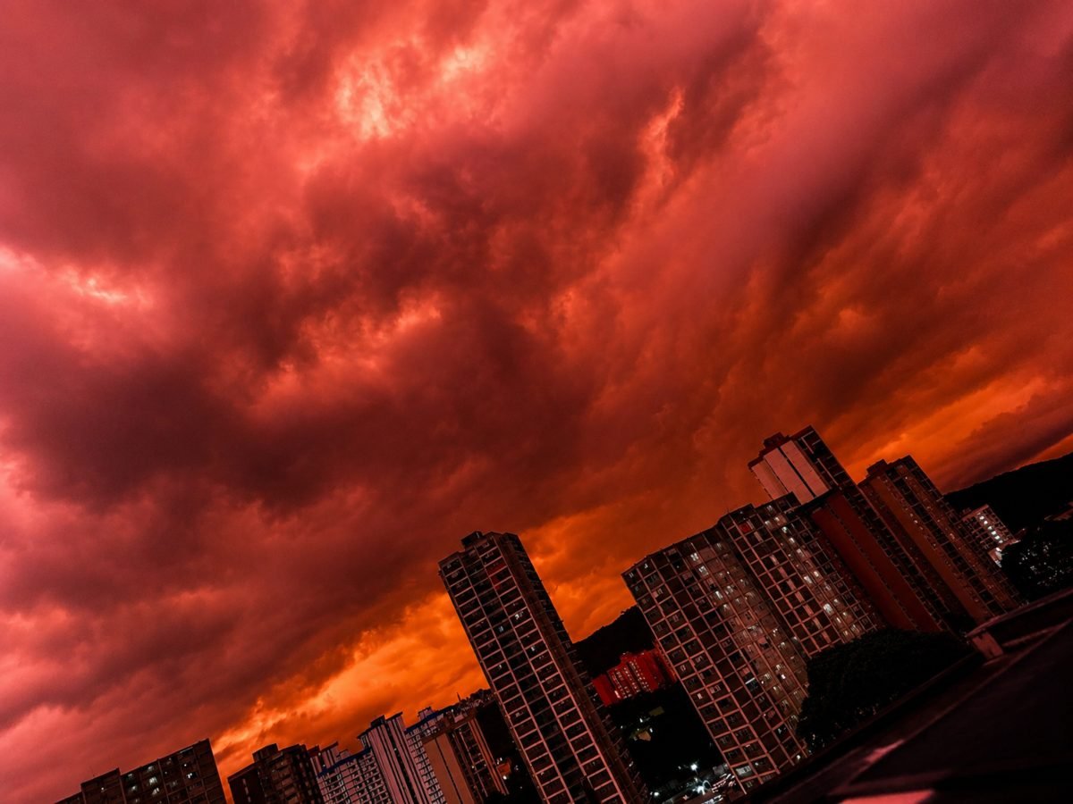 ¿El cielo rojo en Venezuela fue provocado por los terremotos? ¿El cielo rojo en Venezuela fue provocado por los terremotos?