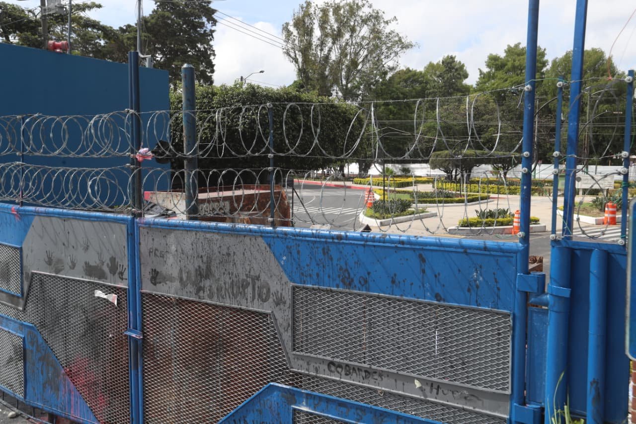 Refuerzan los ingresos de la Usac mientras persiste la posibilidad de manifestaciones por la toma de posesión de Mazariegos Refuerzan los ingresos de la Usac mientras persiste la posibilidad de manifestaciones por la toma de posesión de Mazariegos