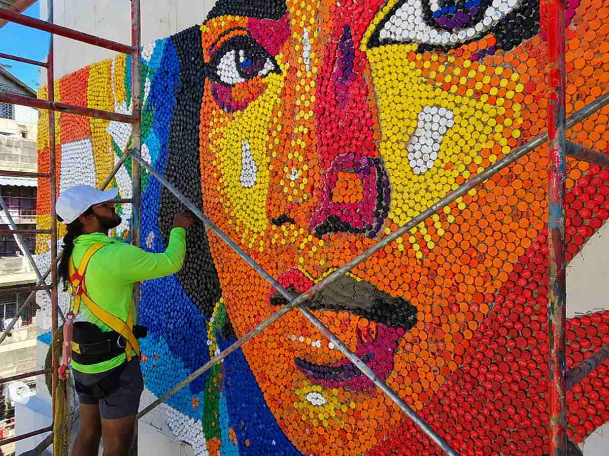 San Salvador Centro convierte tapitas plásticas en arte y así podés participar San Salvador Centro convierte tapitas plásticas en arte y así podés participar