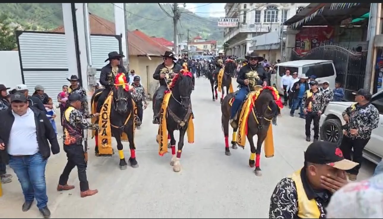 La Policía identifica a “durango” y a “cadenas” como los cabecillas del desfile hípico de San Pedro Soloma, Huehuetenango La Policía identifica a “durango” y a “cadenas” como los cabecillas del desfile hípico de San Pedro Soloma, Huehuetenango