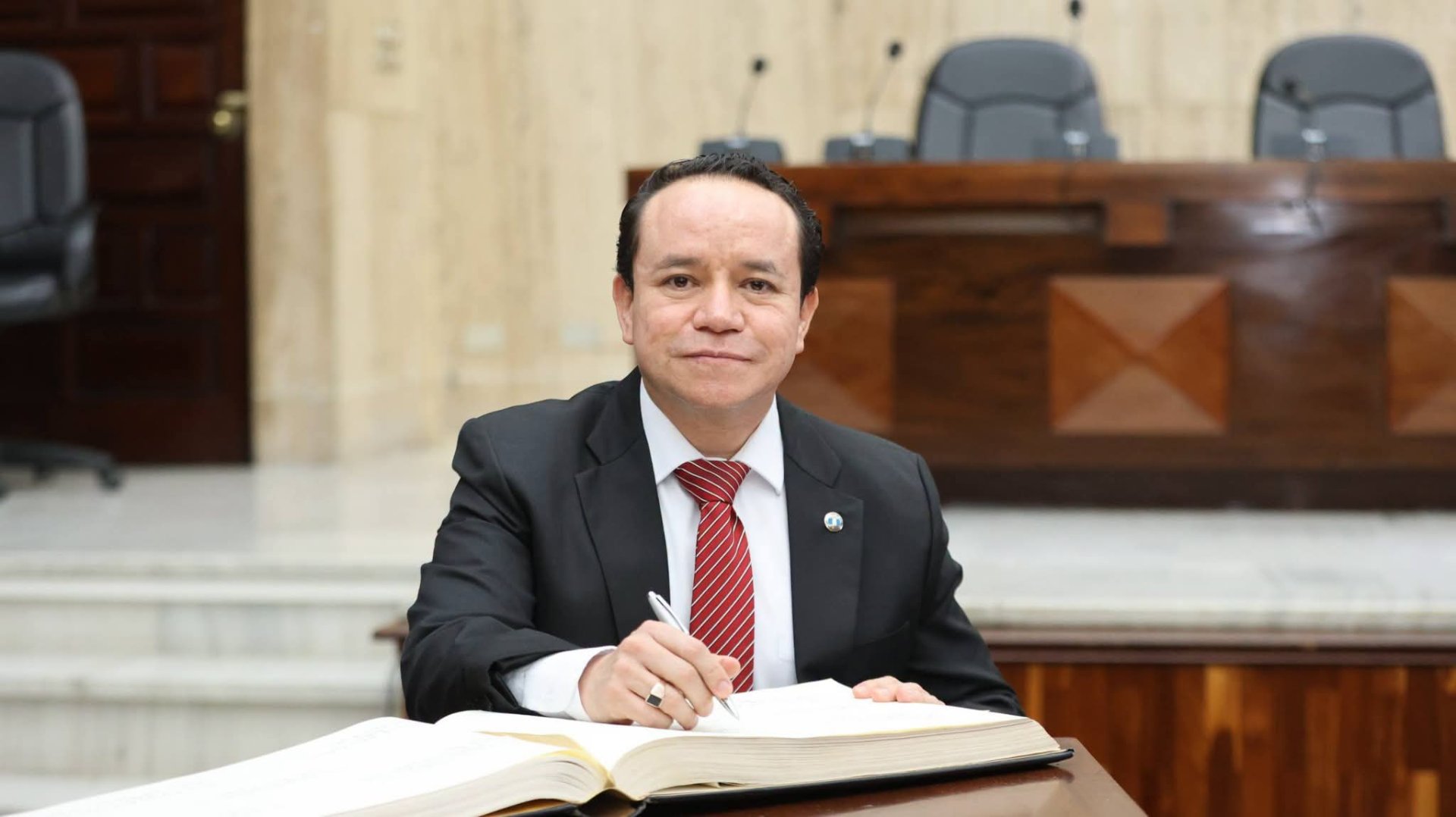 Estuardo Cárdenas: “Hay agentes externos que se suman a esas reuniones como para poder dar ciertas instrucciones” Estuardo Cárdenas: “Hay agentes externos que se suman a esas reuniones como para poder dar ciertas instrucciones”