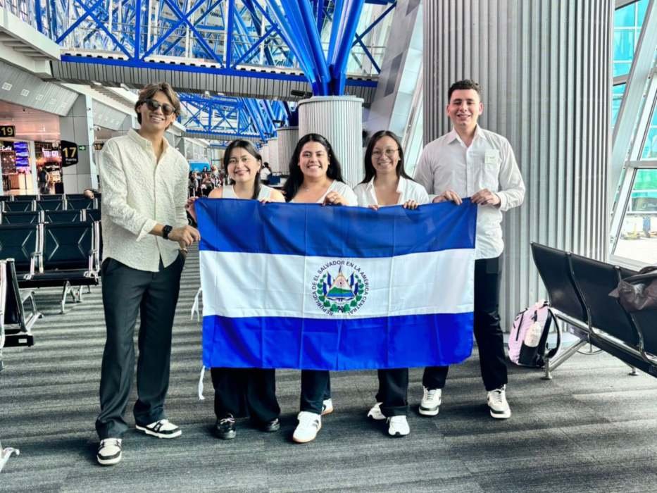 Cinco jóvenes representarán a El Salvador en Estados Unidos durante prestigioso programa Cinco jóvenes representarán a El Salvador en Estados Unidos durante prestigioso programa