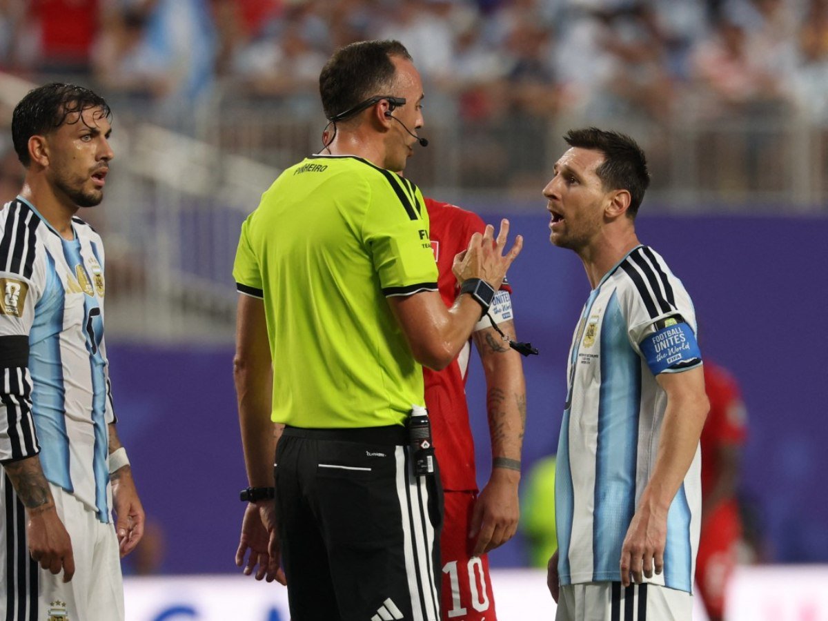 “Háblame bien”, el cruce de Messi con el árbitro que se volvió viral “Háblame bien”, el cruce de Messi con el árbitro que se volvió viral