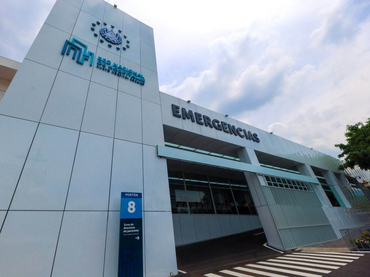Hospital Rosales realiza su primera cirugía robótica 