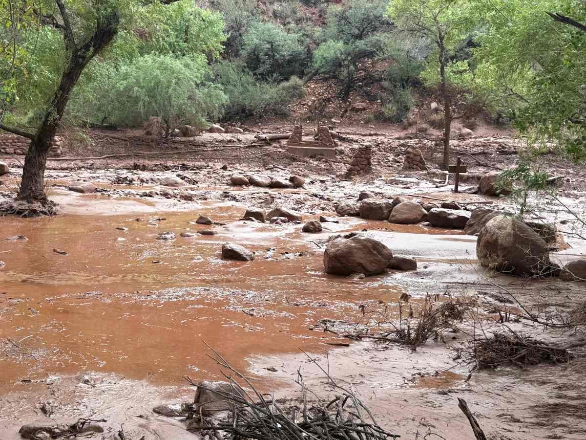 Varios desaparecidos tras inundación repentina en el Gran Cañón, Estados Unidos