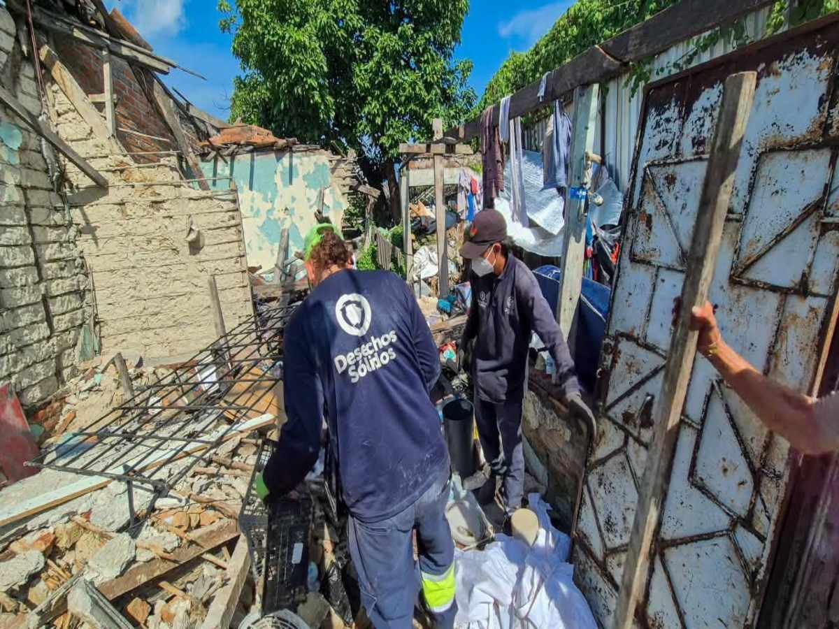 Retiran residuos por obstrucción en San Salvador tras denuncia