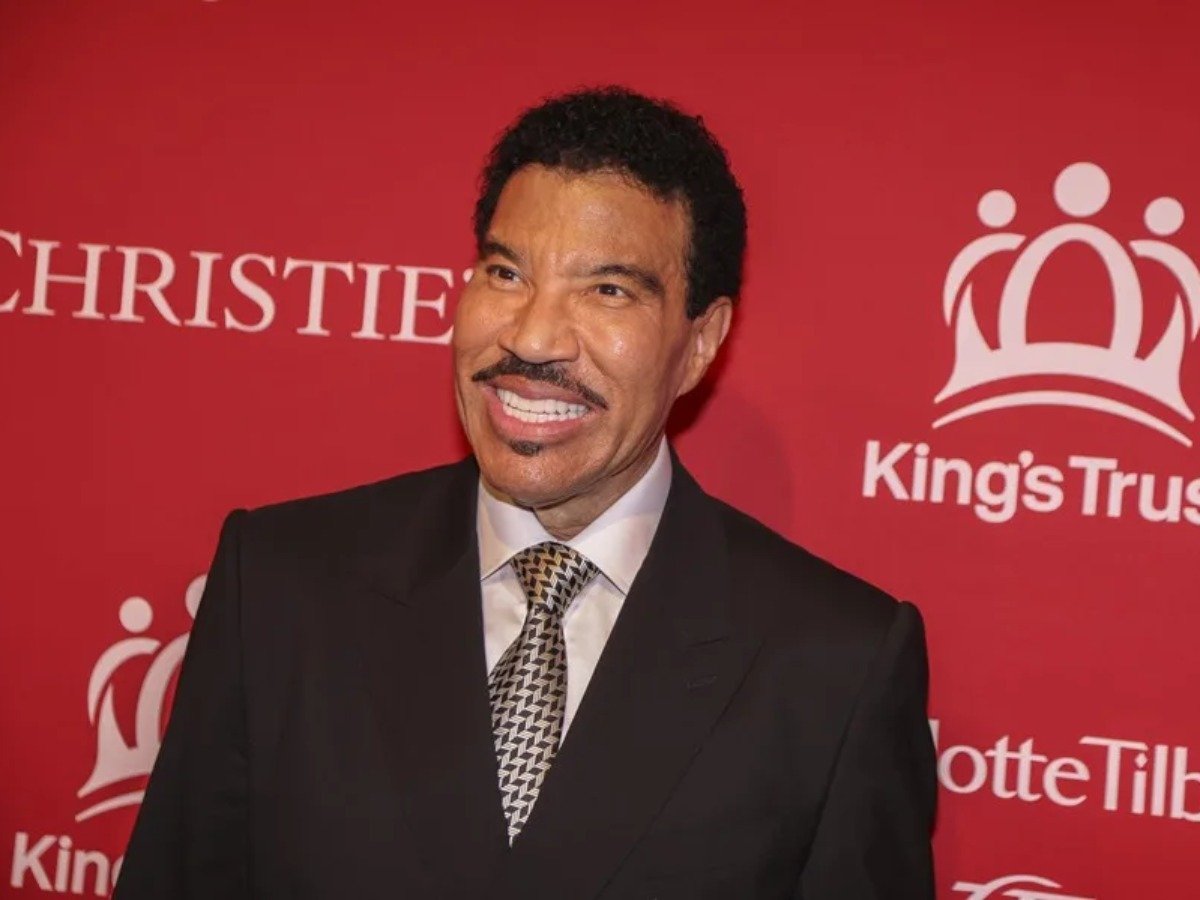 Lionel Richie ingresa a cuidados intensivos tras concierto