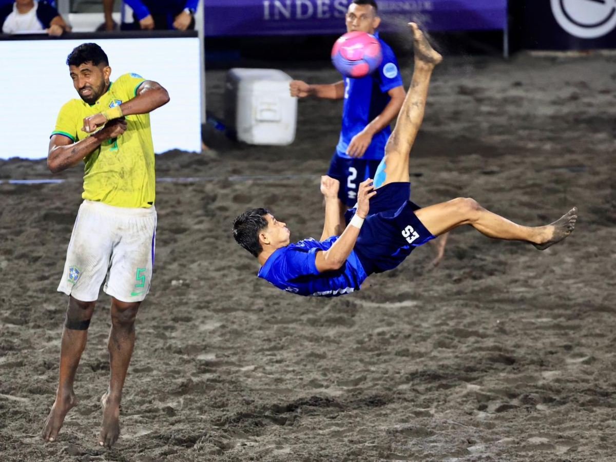 El Salvador manda en Concacaf en el ranking de fútbol playa