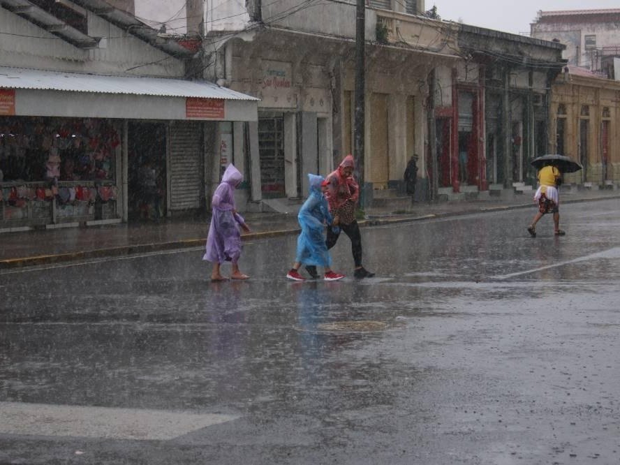 Lluvias y tormentas fuertes afectarán varias zonas de El Salvador