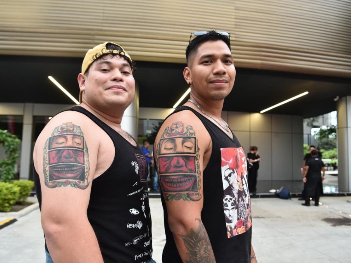 Diez horas de tatuaje y un viaje desde Estados Unidos, dos fans que cumplen su sueño de ver a Caifanes en El Salvador