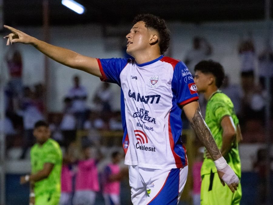 Firpo golea 3-0 al Inter Tecla y queda a dos puntos del líder