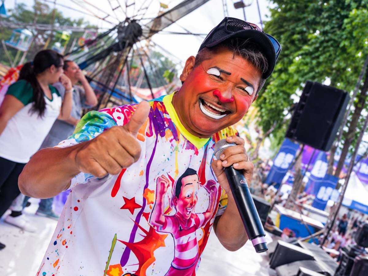 Cocolito recibe reconocimientos en Nueva York y lo dedica a salvadoreños