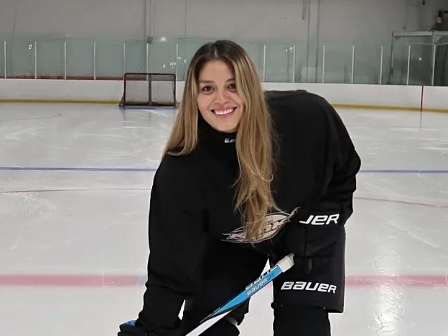 Miley Alfaro, la salvadoreña que abre el hockey a los latinos