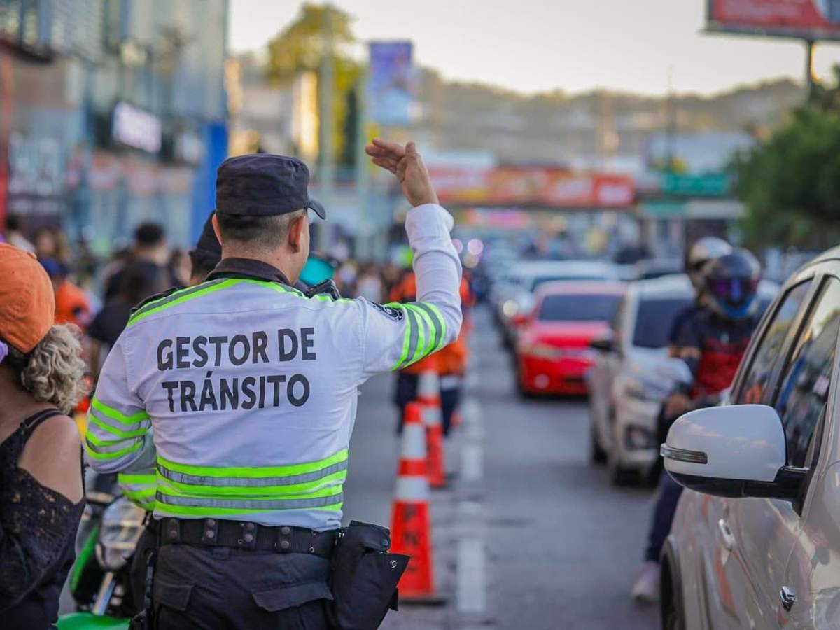 Cierre preventivo en la calle Zacamil por obras del Aerocable