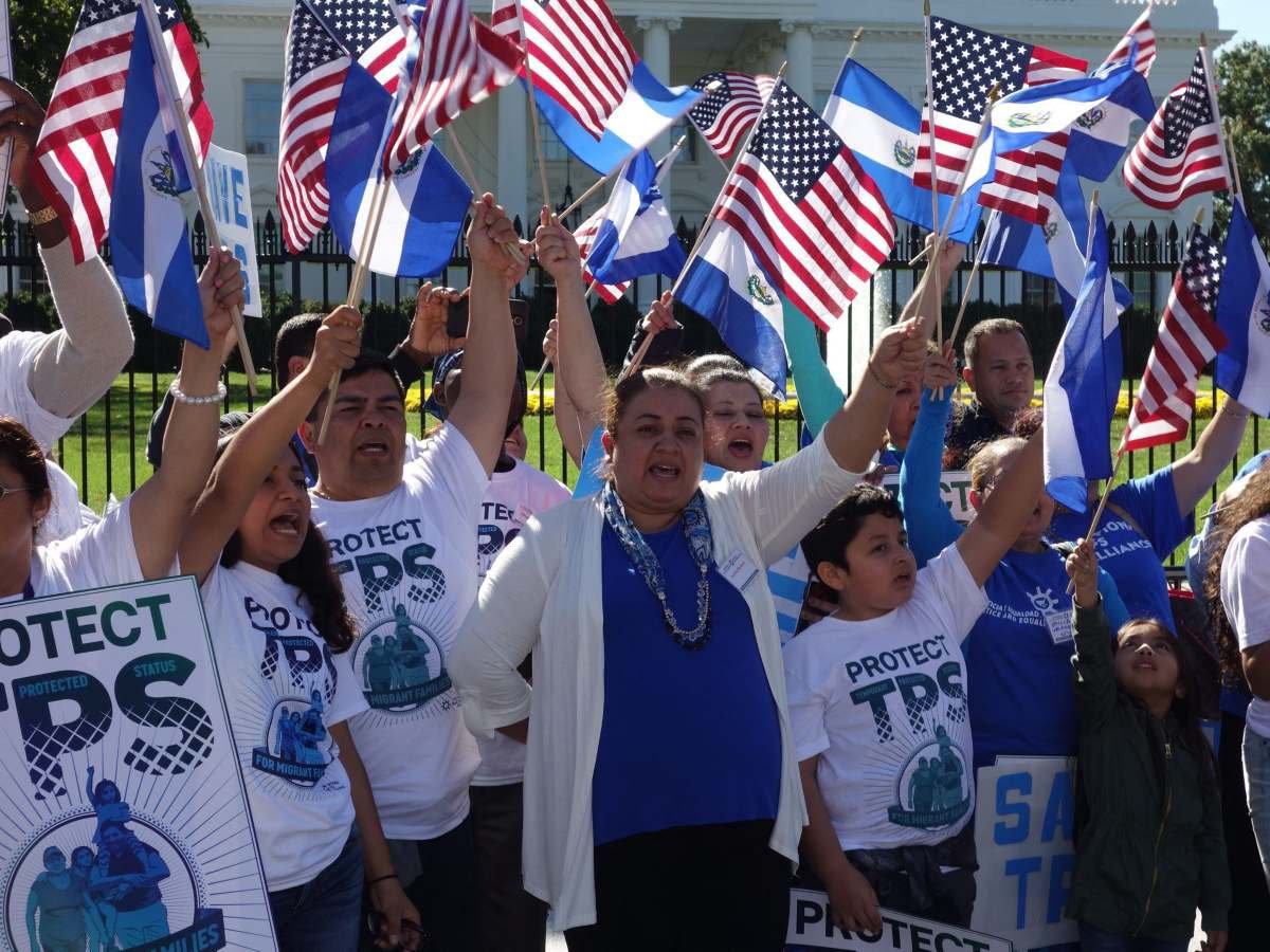 Salvadoreños con TPS en Estados Unidos mantienen protección, según DHS