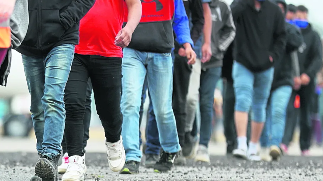 Mingob emite alerta por posible llegada de migrantes hondureños a Guatemala