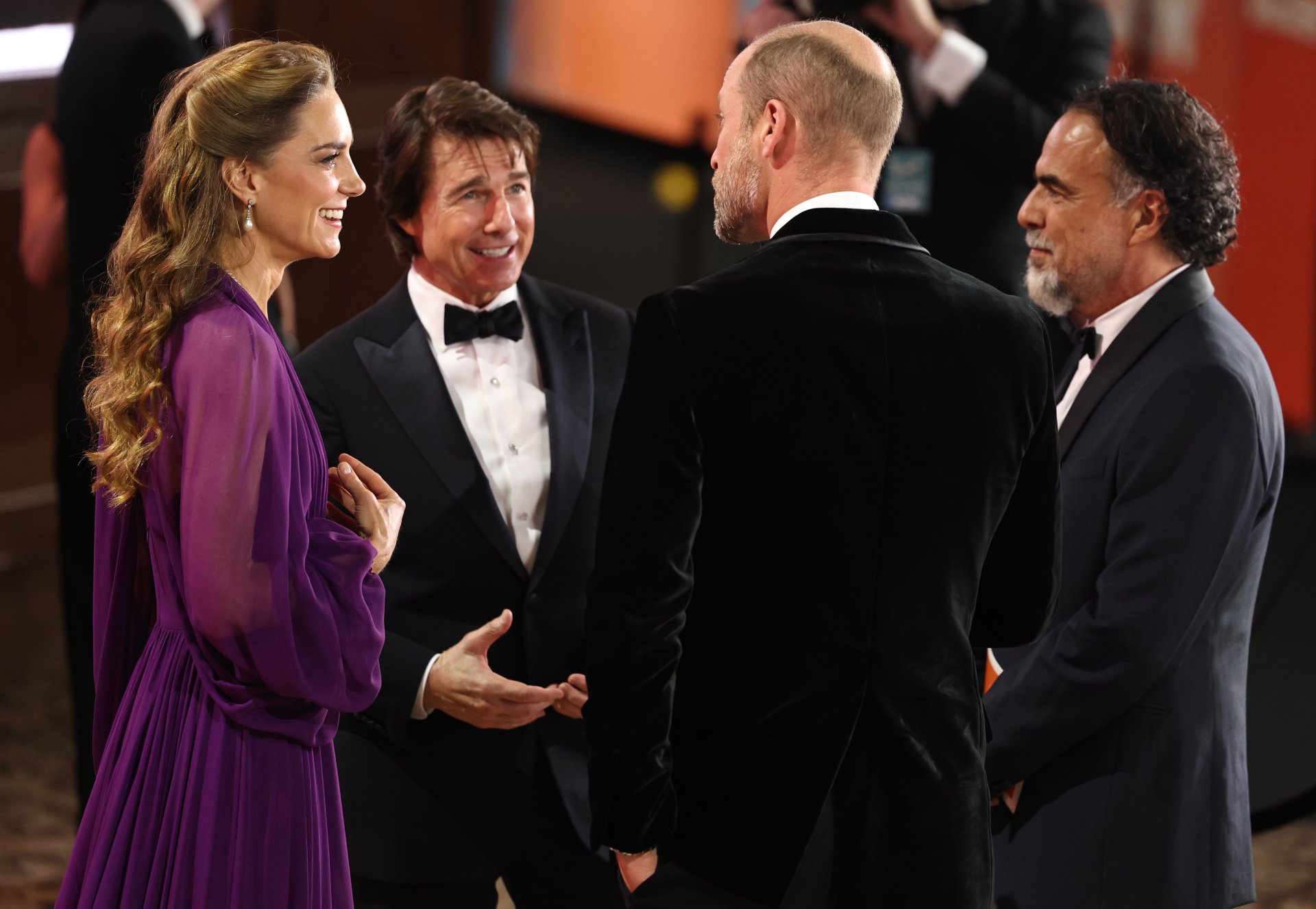 William y Kate se reúnen con Alejandro González Iñárritu y Tom Cruise sorprende con un gesto de cortesía en el estreno de “Digger”