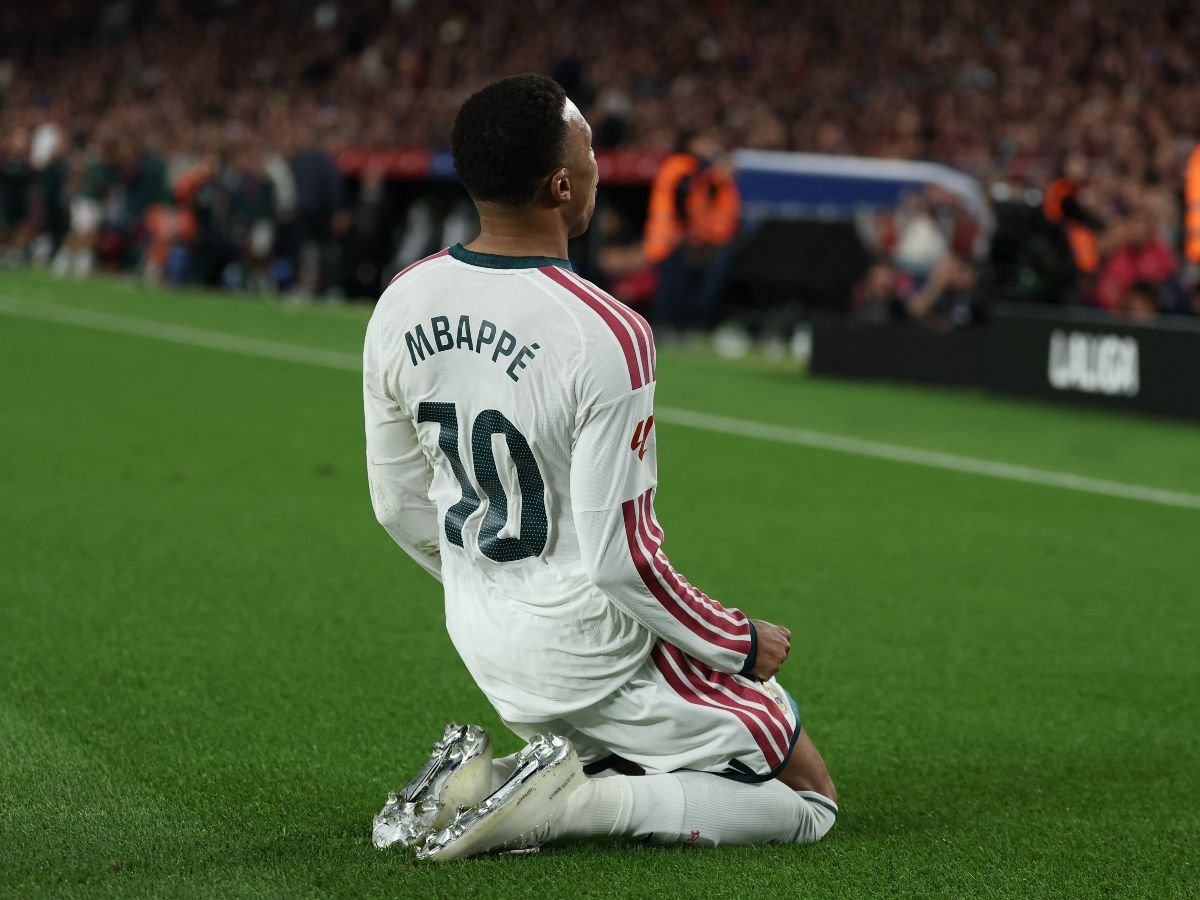 Real Madrid acaba con otro invicto del Barcelona
